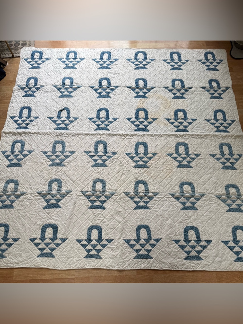 Classic Beautiful White and Blue Vintage Flower Basket Quilt 77.5 x 76.5